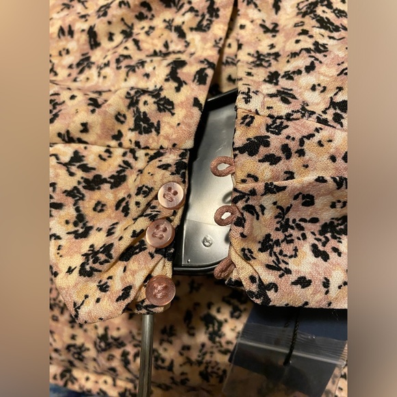 BNWT Eclair Long Sleeve Floral Mock Neck Blouse - Picture 7 of 8